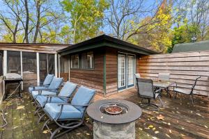 Family-Friendly Mountain Cabins with Bunkhouse & Resort Amenities Near Sleepy Creek, Hedgesville, WV