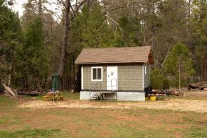 Cozy Modern Tiny Retreat with Stargazing & Yoga Dome Access Near Yosemite Tioga Pass, Groveland, California
