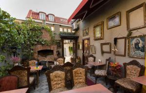 Garden Hotel & Restaurant