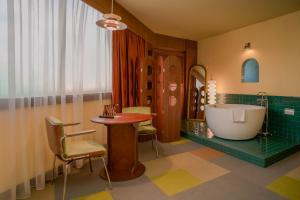 The Très Hotel