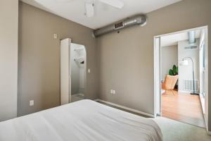 CozySuites 2BR Mill District with pool, gym # 01