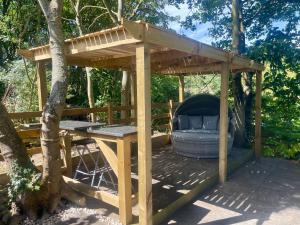 Barefoot Beach Hut