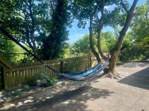 Barefoot Beach Hut