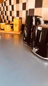 Modern Private Room with Shared Facilities Near City Centre # 5