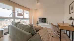 XPCE Urban 21 MALAGA SKYLINE - Parking Free