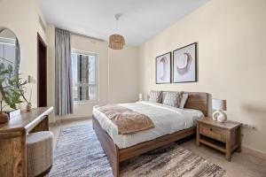 Bloomfields Elevated 2BR in Marina Heights