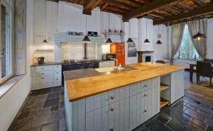 One Magnific 3 floors Authentic Dutch House with Terrace and One 2 bedrooms Deluxe modern apartment