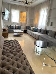 Beautiful 10-Bedroom pool villa REG10