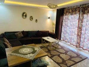 بورتو السخنه الاهرامات