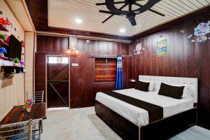 HOTEL O J.B.