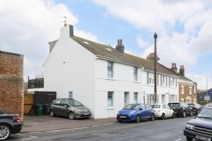 Pet-Friendly Luxury Home The Butler Collection