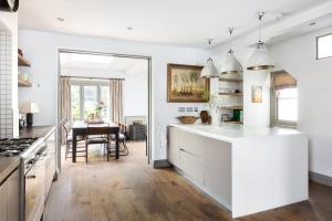 Pet-Friendly Luxury Home for Families & Friends