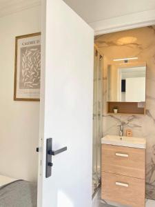 New 147 Suite Tonton - Cosy Apartment Paris Center