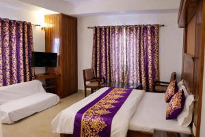 Hotel The Abhi-Nandan Resort & Restrurant Near The Mall Road - A Luxury Hotel In Mussoorie