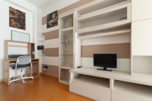 GuestHost - Milano De Angeli Elegant Apartment