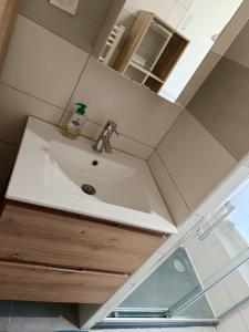 Modern Bright 2 bedroom Apartment Paris 17