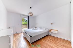 Vinatier - Lyon 2 - LB - Large family apartment with parking in Lyon