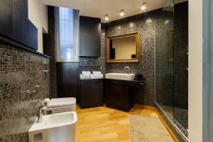 Luxury apartment-piano intero-11 posti-1 min da M4