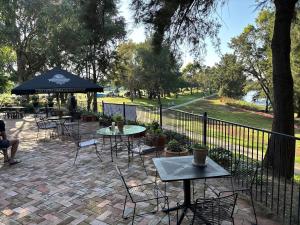 Bathurst River House B & B