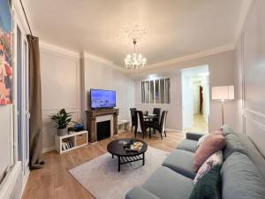 Le cœur battant de Toulon - marché, stade, port à deux pas