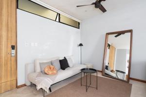 Una Luna by Luwii Stays