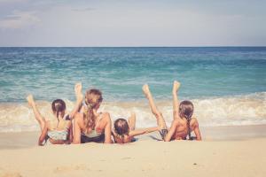 Lovely Caravan With Decking At Steeple Bay Holiday Park In Essex Ref 36073B