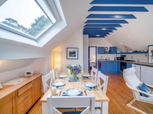 3 Bed in Castletownshend oc-i427