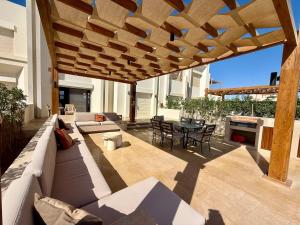 Premium 3BR Plus Nanny Villa -Free Pool And Lagoon Access In ElGouna