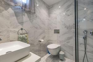 DB11 Adjacent to Aphrodite Hills Communal Pool Retreat