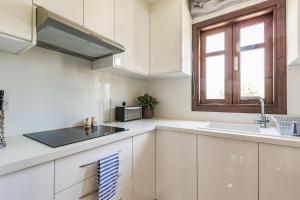 DB11 Adjacent to Aphrodite Hills Communal Pool Retreat