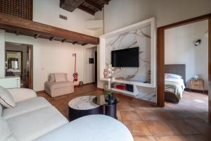 Domus Trinità dei Monti Prestigious 2 Bedrooms Apartment near Spanish Steps