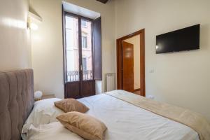 Domus Trinità dei Monti Prestigious 2 Bedrooms Apartment near Spanish Steps