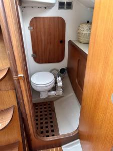 Nuitée insolite sur Awalé Céleste, voilier de 11m