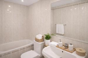 Noctua 030 El Faro Estepona 1