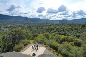 Twilight Villa,Hot Tub,EV Charger,Yosemite and Bass lake