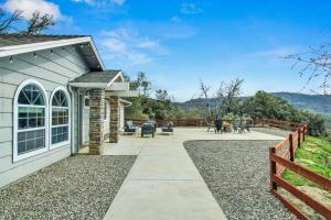 Twilight Villa,Hot Tub,EV Charger,Yosemite and Bass lake
