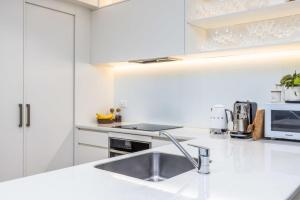Stunning Viaduct 1 Bed Parking, Pool, Gym