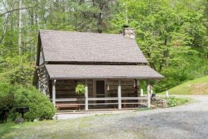 Log Cabin, Historic, wood fireplace