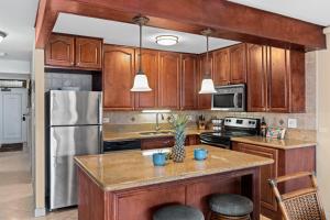 Beach, Pool & Pickleball | Maui Kihei Condo