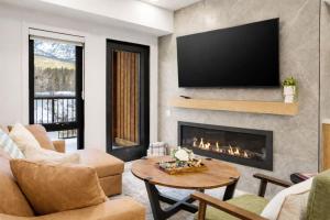 Charming Mountain Escape 1BR with Patio Near Banff
