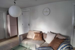 Stylish Apt Prime Location by the Marble Church