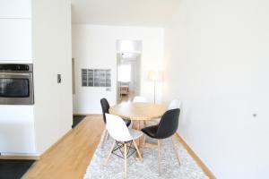 Central and Spacious Apartment for 4 with Sauna