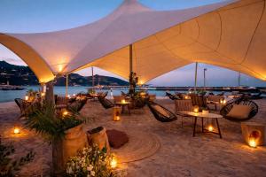 Zeus Eleva Mirabello Bay