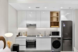 Aeon Towers Serviced Apartments At Sheikh Zayed