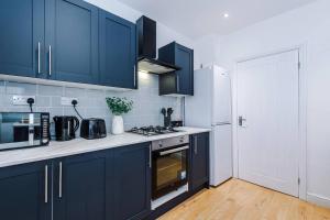 Spacious 4-Bed Retreat - Saint Helens - Free Wi-Fi