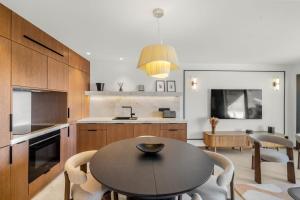 REF 2030 - Cannes Croisette - Sea view apartment for rent