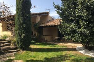 Villa de 300 m au coeur du Luberon au calme sans