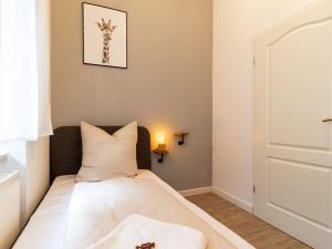 Apartment Große Wohnung in Zentrum mit Kleinem Garten by Interhome