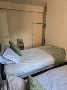 Bright 1BR Garden Apartment with Fast WiFi