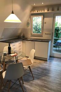 Holiday Home Reetdach Ferienhaus am Lübbesee Sauna Bootsteg neu by Interhome